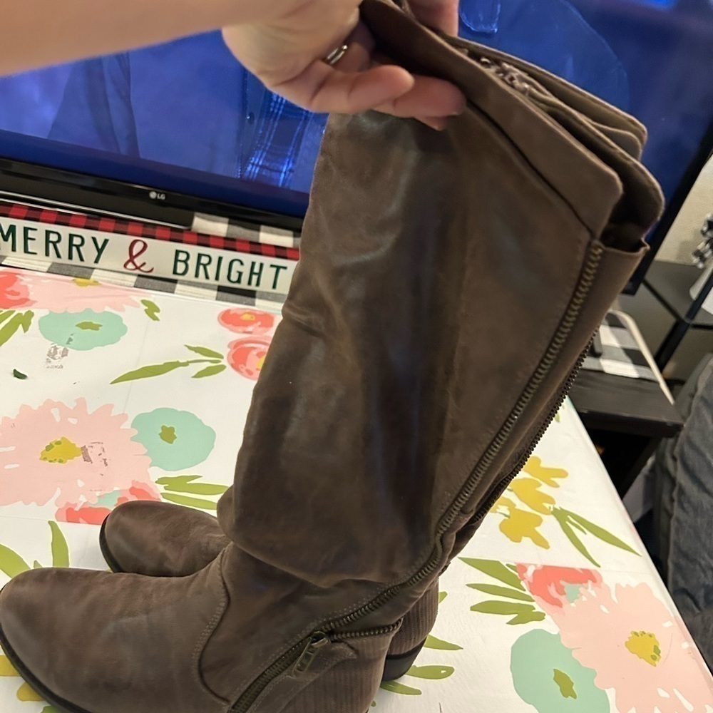 Baretraps Shoes | Baretraps Yulissa Mushroom
Micro Boots | Color: Brown | Size 7